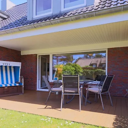 Holiday home Haus Treibholz