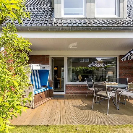 Haus Treibholz 度假居 *